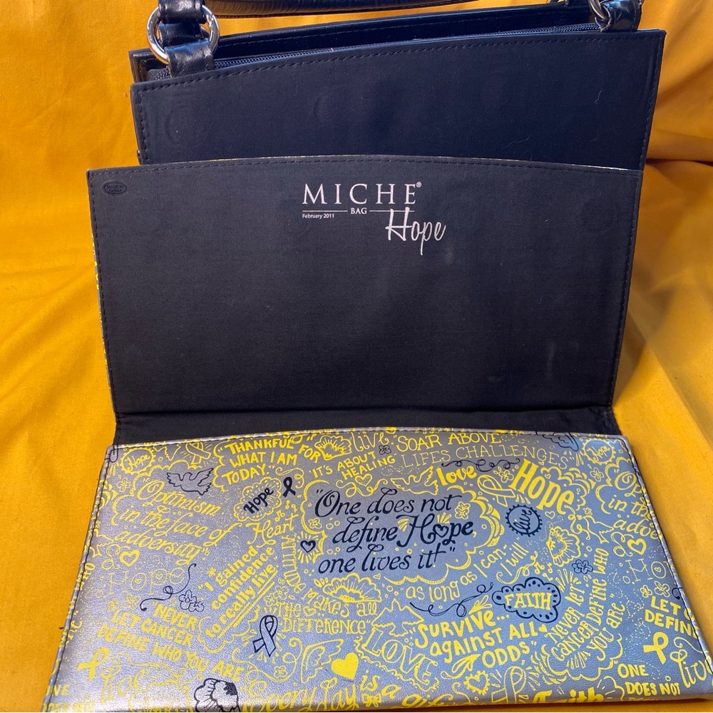 Miche classic “Hope” shell only. Black white and yellow. Fits classic bag.